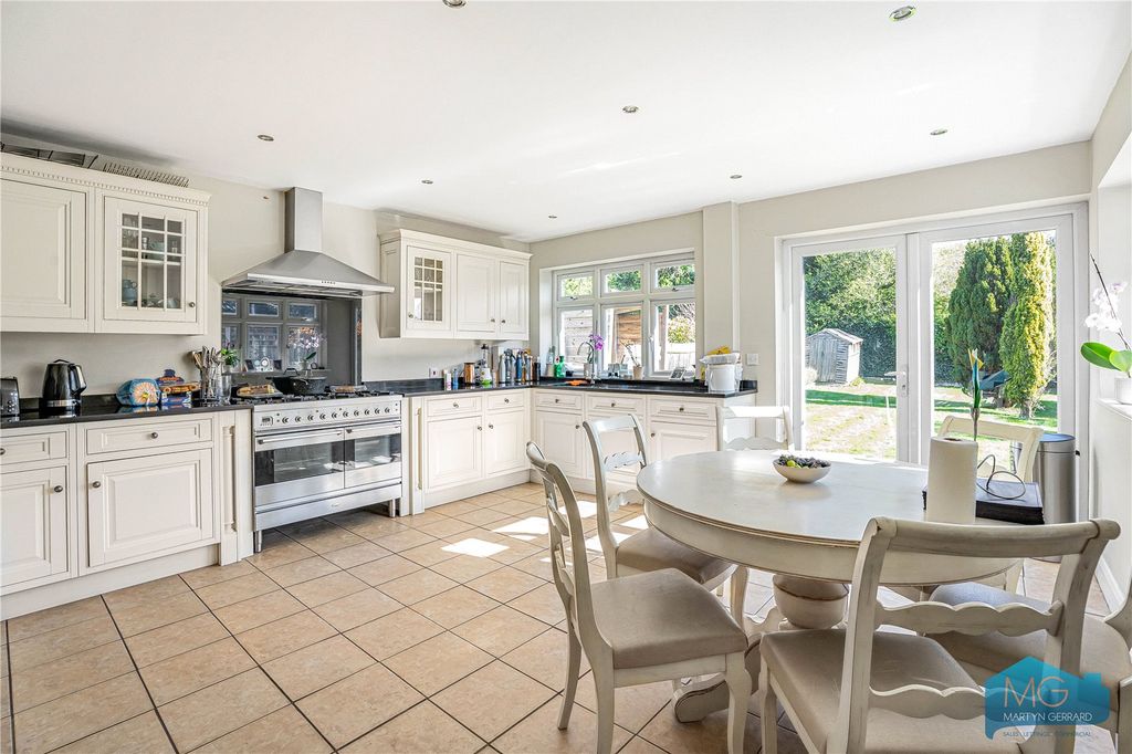 Property photo 3 of 21 Picture No. 27