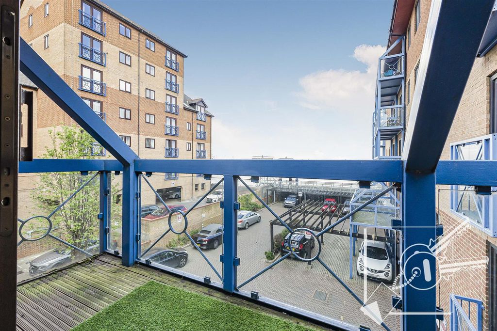 Property photo 2 of 25 Balcony