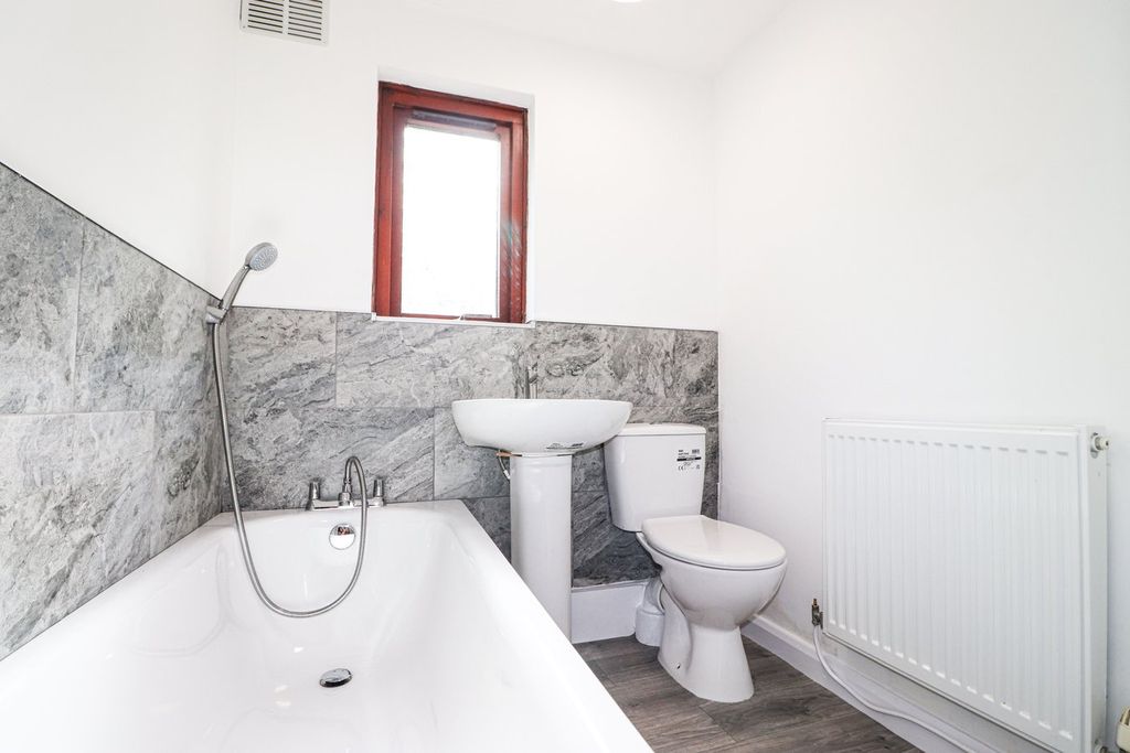 Property photo 3 of 13 Bathroom