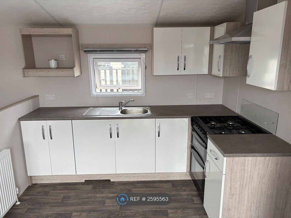 Property photo 2 of 15 Kitchen