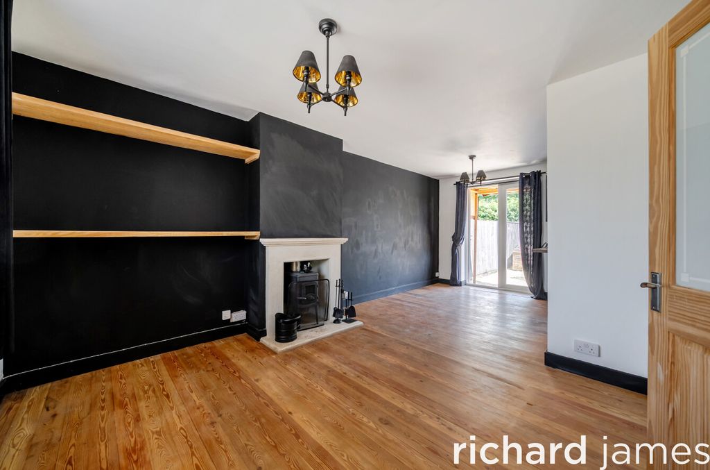 Property photo 2 of 24 E0d6Be7B195947Acad685d98F6F42528