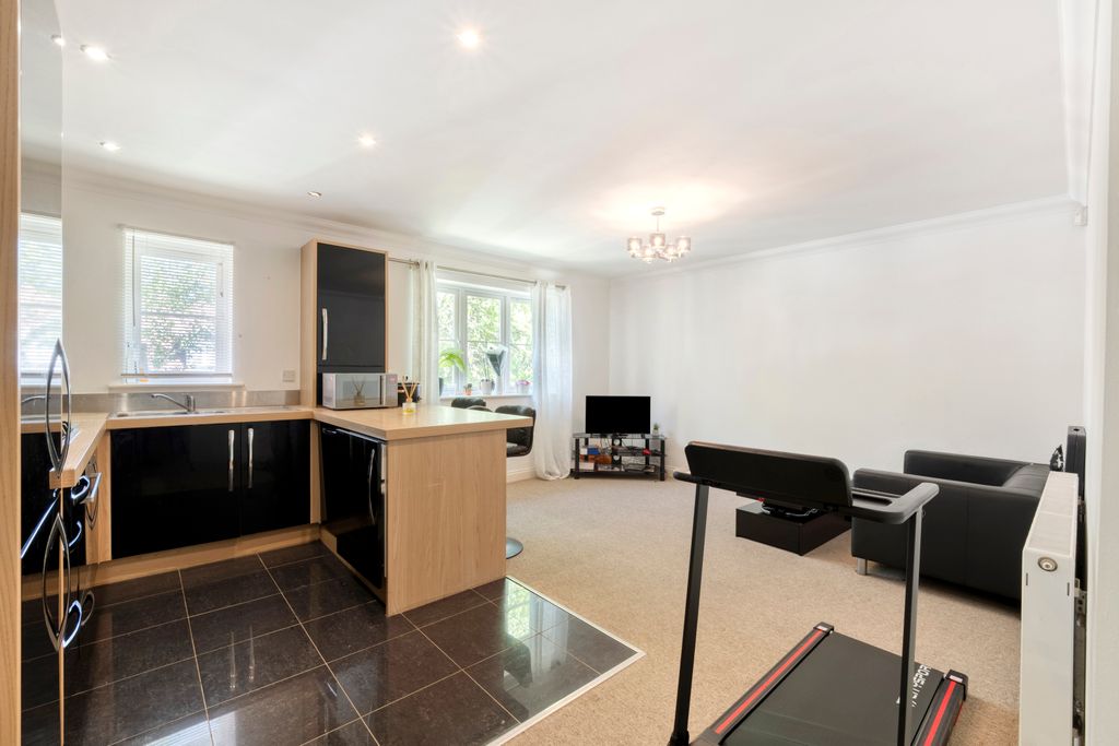 Property photo 3 of 11 Picture No. 02