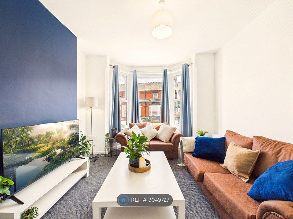 Property photo 2 of 35