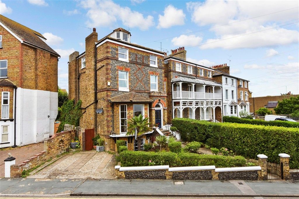 Property photo 3 of 16 External