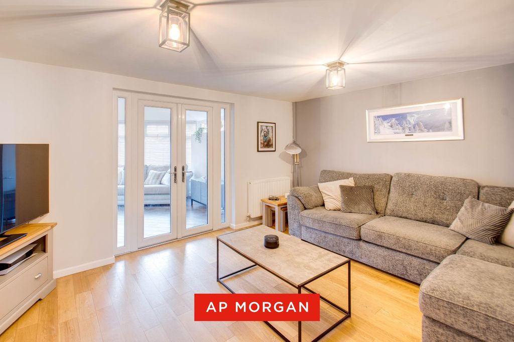 Property photo 3 of 24 Picture No. 15