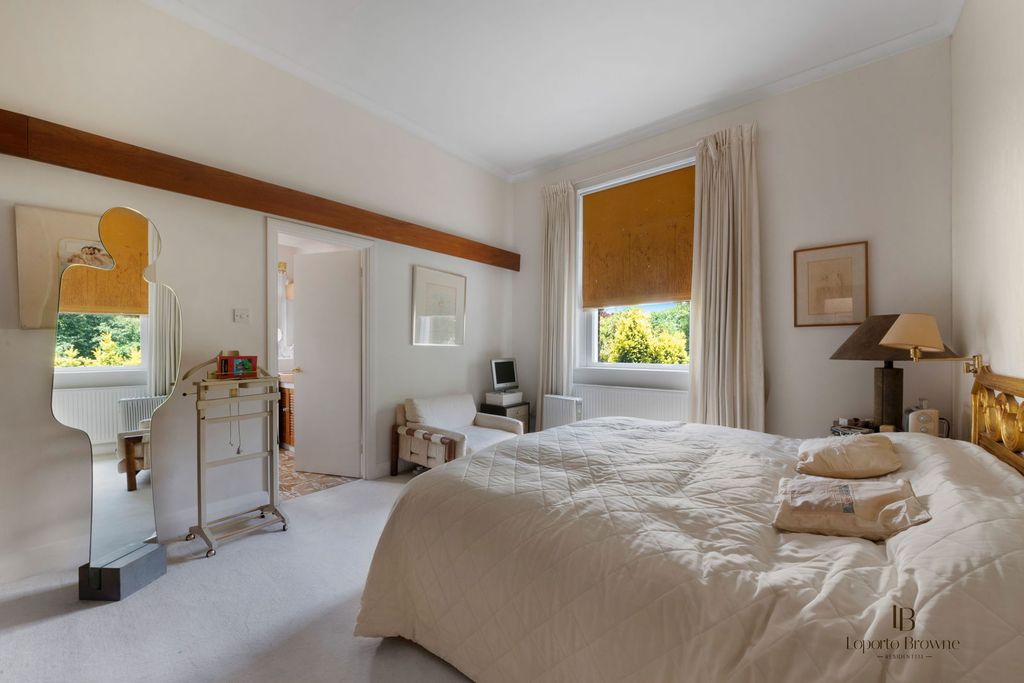 Property photo 3 of 18