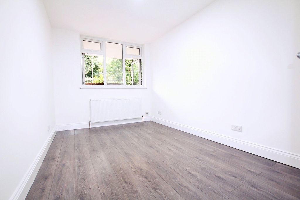 Property photo 2 of 6 Picture No. 01