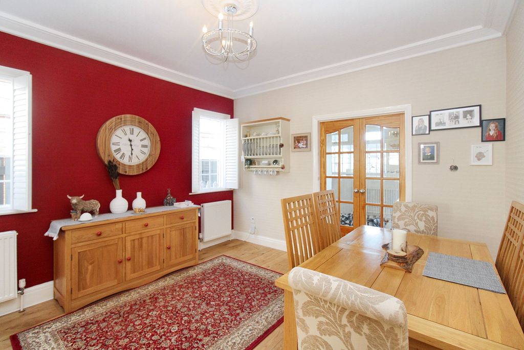 Property photo 2 of 23