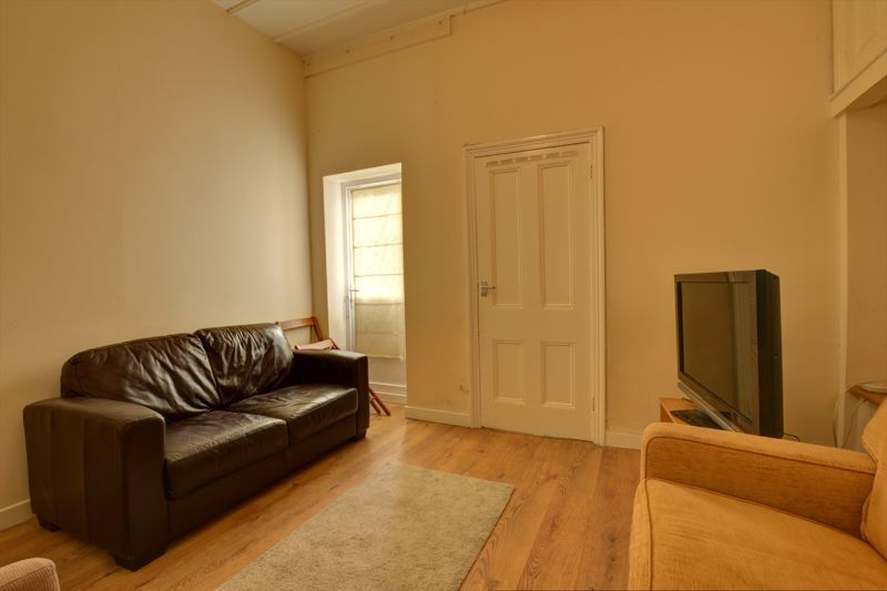 Property photo 2 of 10 Photo 8