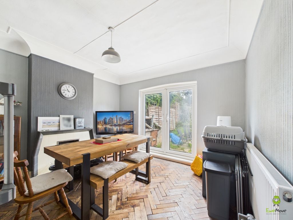 Property photo 3 of 12 Presented By Kevin At Ewemove Bexleyheath And Dart