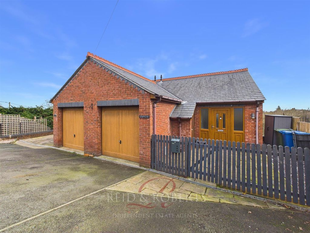 Property photo 2 of 36 Cam03999G0-Pr0224-Still040.Jpg