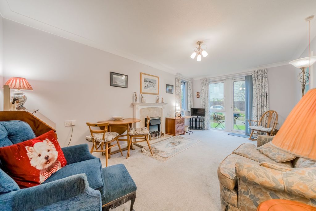 Property photo 2 of 11