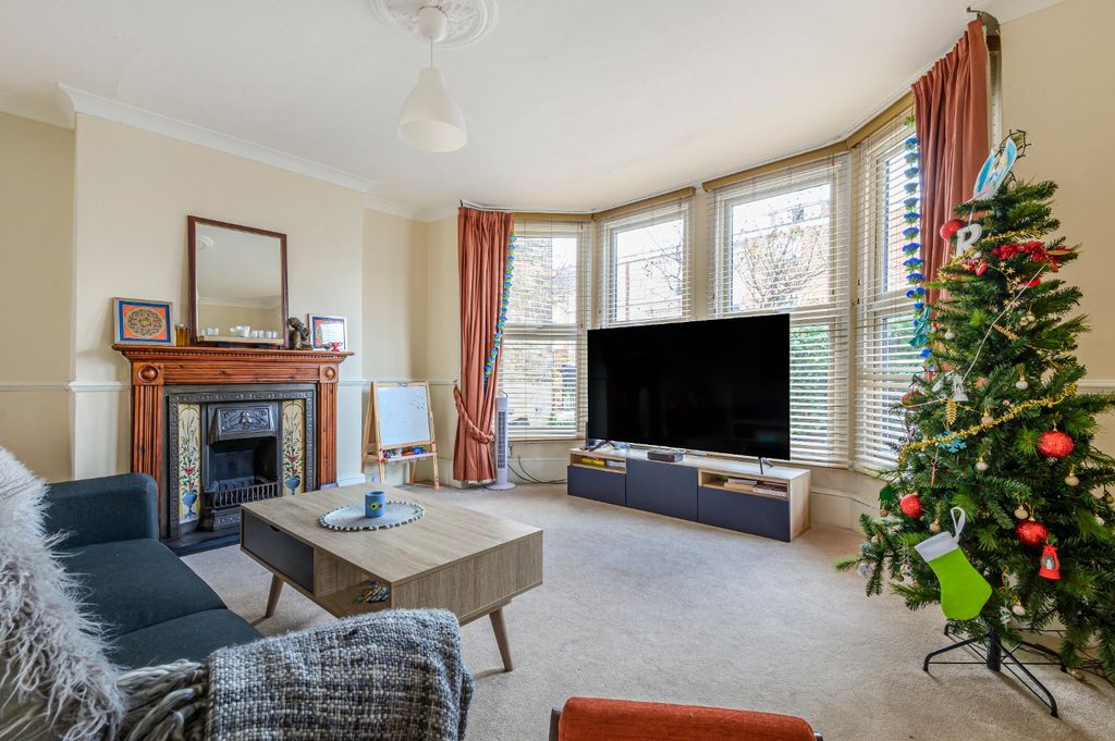 Property photo 2 of 24 4703031