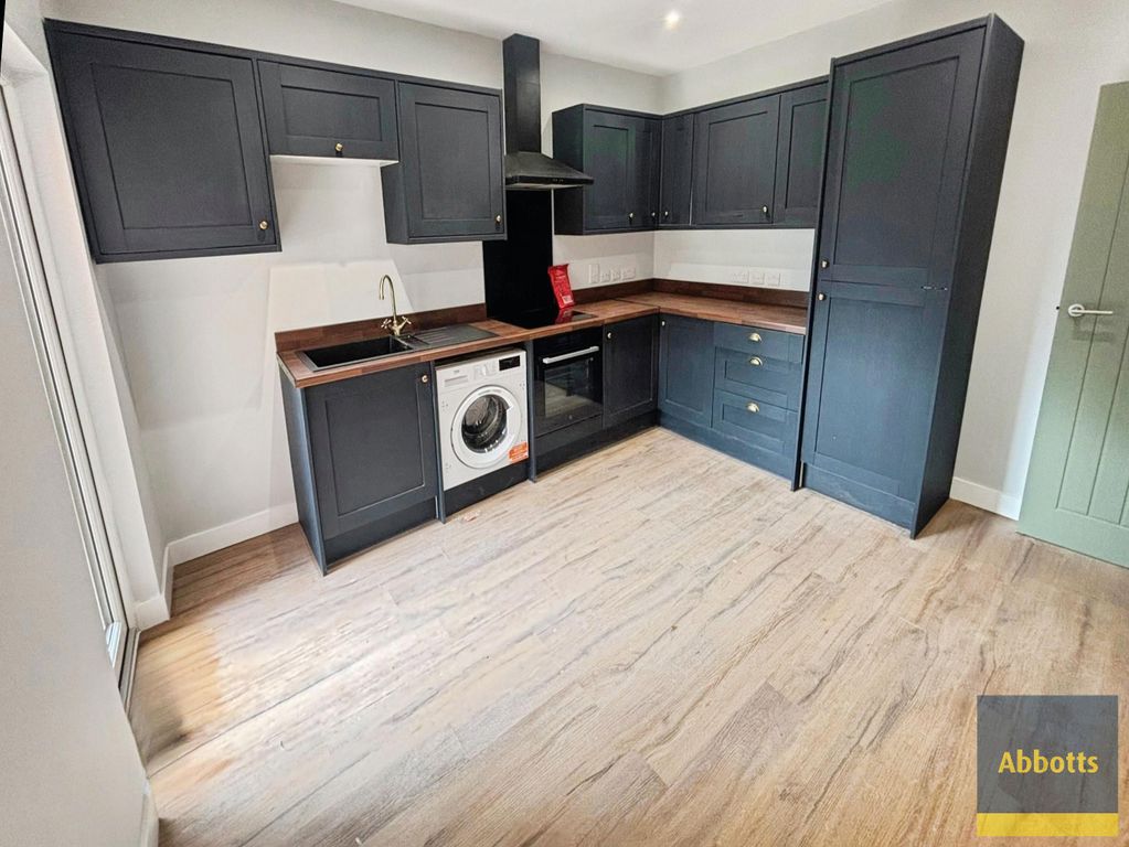 Property photo 1 of 5 Kitchen