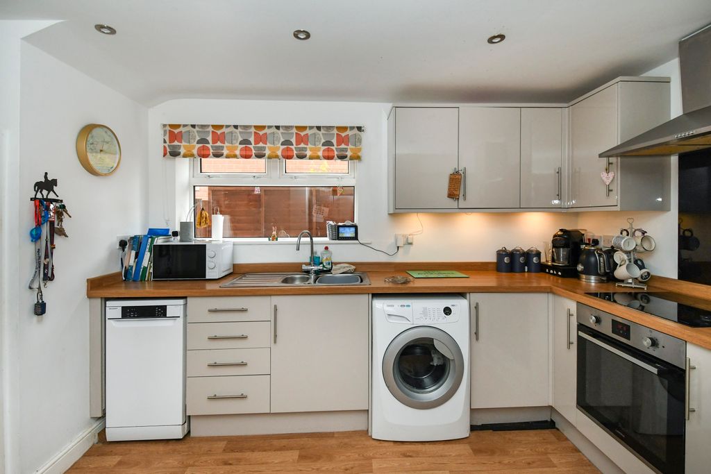 Property photo 3 of 13 083d1c90-A920-4A58-Adeb-84Ed91Bd13B5