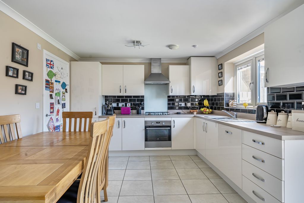 Property photo 2 of 11 Kictehn