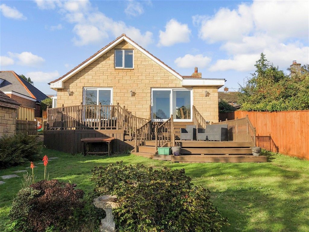 Property photo 2 of 19 Decking