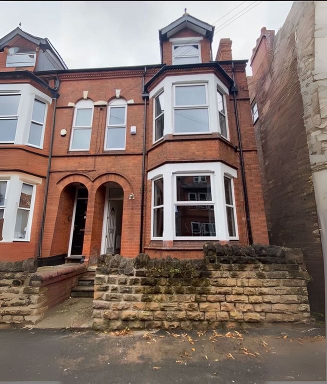 Property photo 1 of 8 Photo 6