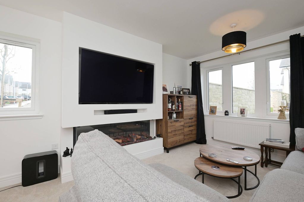 Property photo 2 of 30