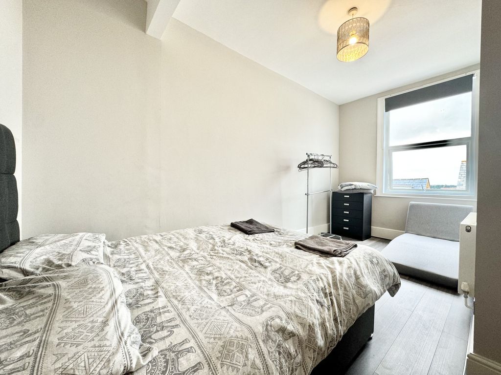 Property photo 3 of 4 Picture 3