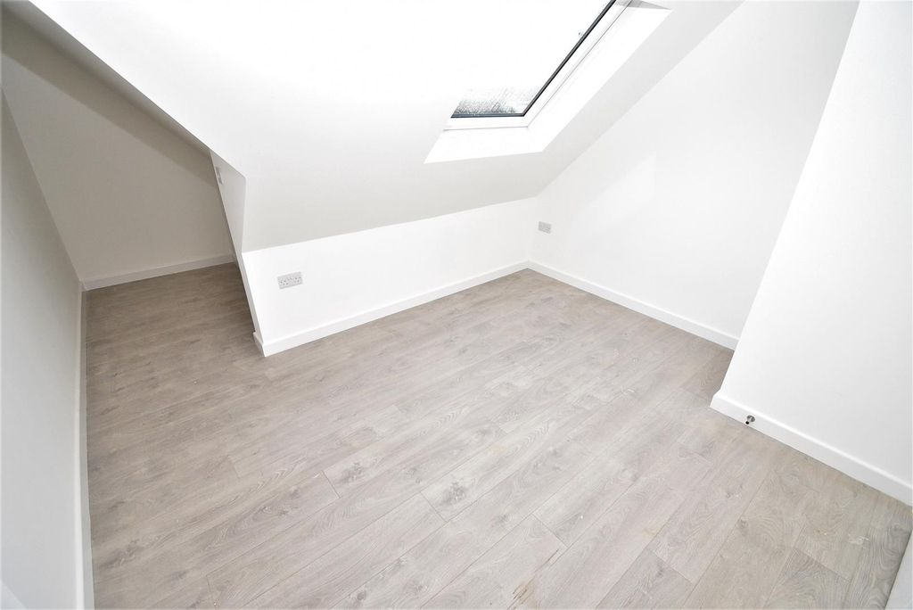 Property photo 2 of 4 Bedroom