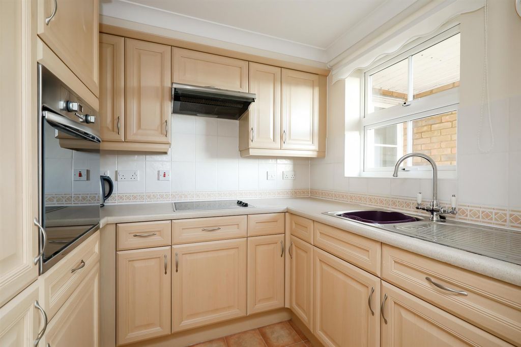 Property photo 2 of 11