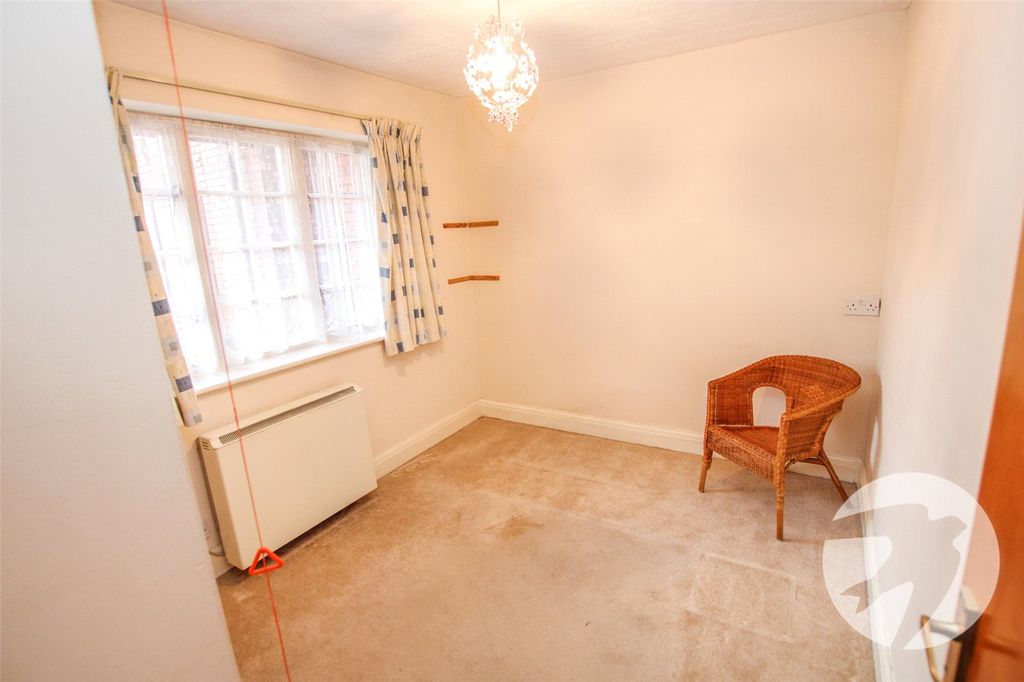 Property photo 3 of 8 Picture No. 11