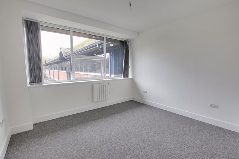 Property photo 3 of 6 Photo 5