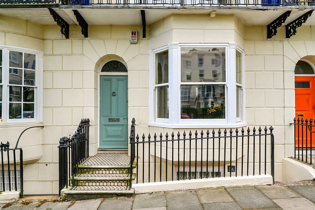 Property photo 1 of 36