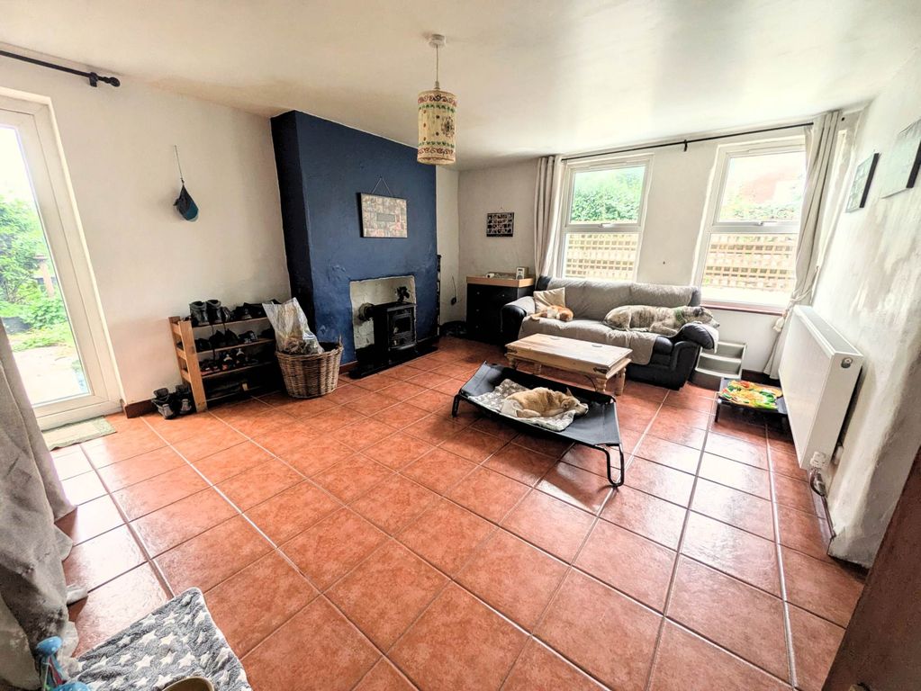 Property photo 3 of 12