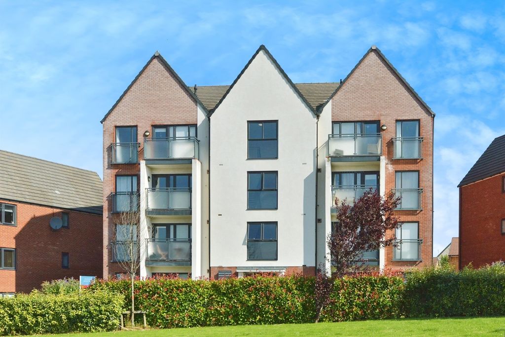 Property photo 1 of 17