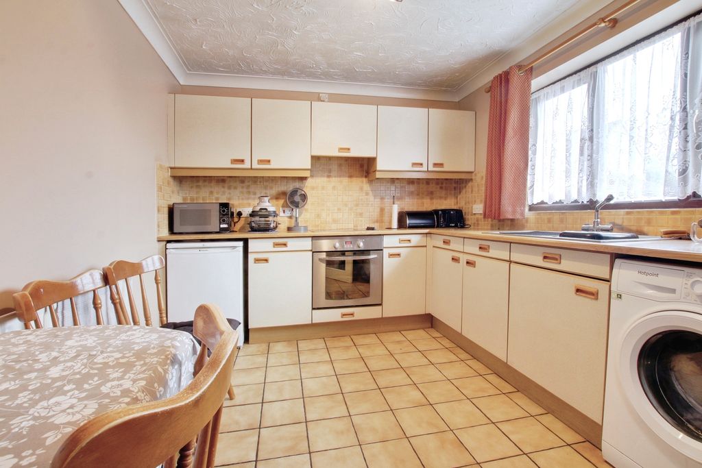 Property photo 3 of 11