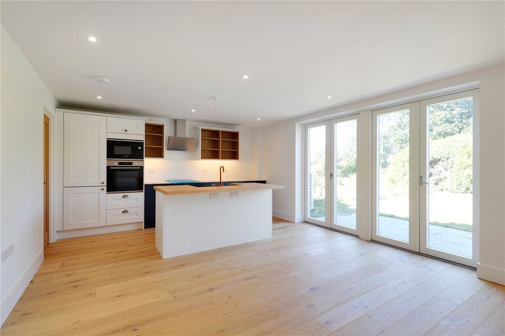 Property photo 2 of 17 Kitchen / Dining