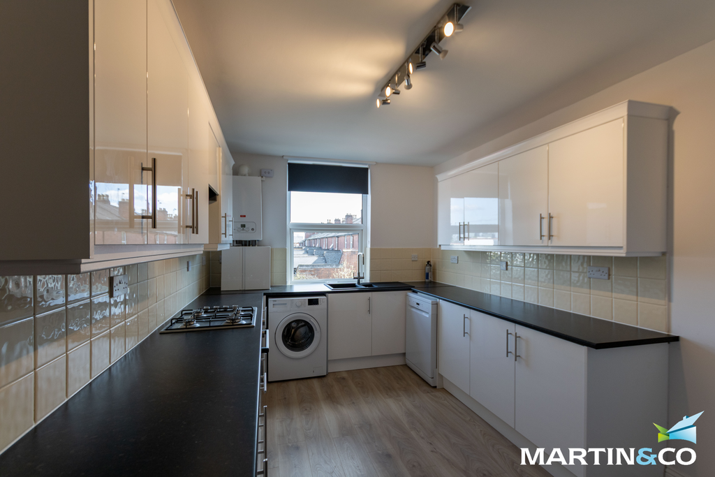 Property photo 3 of 9 Picture2