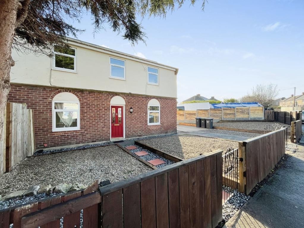 Property photo 1 of 10 Front External