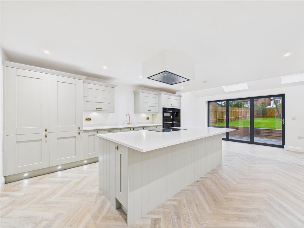 Property photo 1 of 26 Amazing Living/Dining/Kitchen