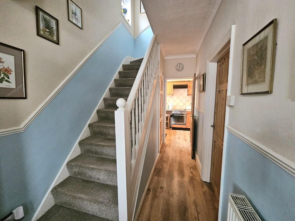 Property photo 3 of 27 65Aa6312-c7B7-40A8-8439-5074Bb45E20c.Jpg