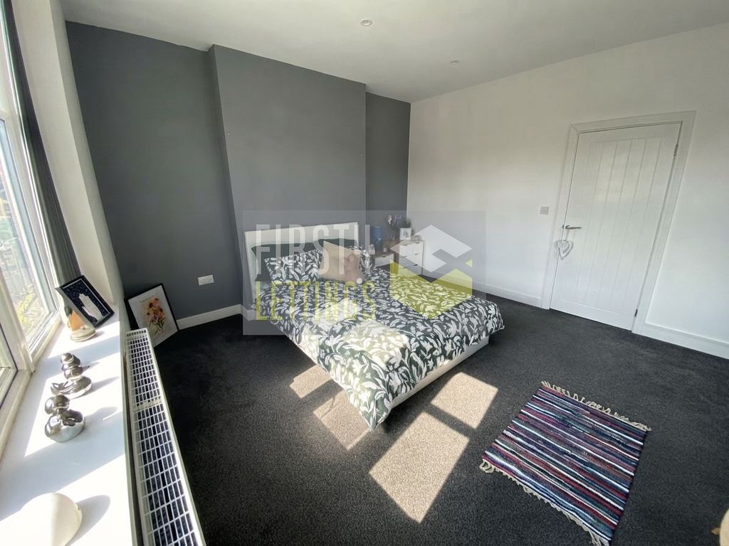Property photo 3 of 16 Photo 2