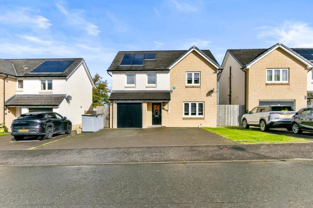 Property photo 1 of 32
