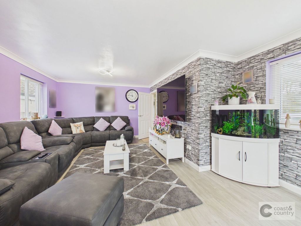 Property photo 2 of 29