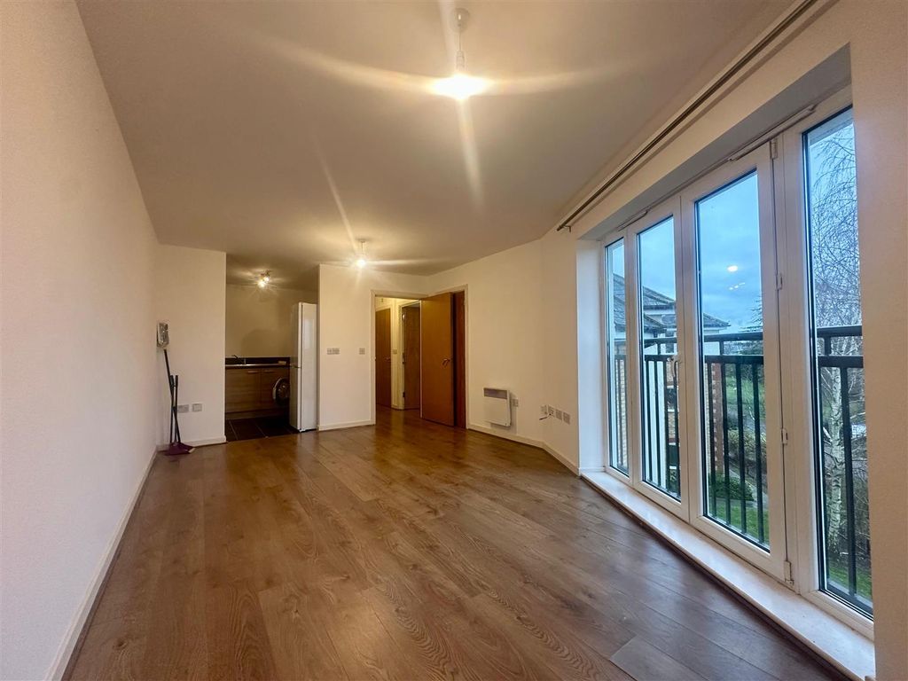 Property photo 3 of 12 1902c9Ed-4Bcd-4Fe1-B5cd-6d077c258990.Jpg