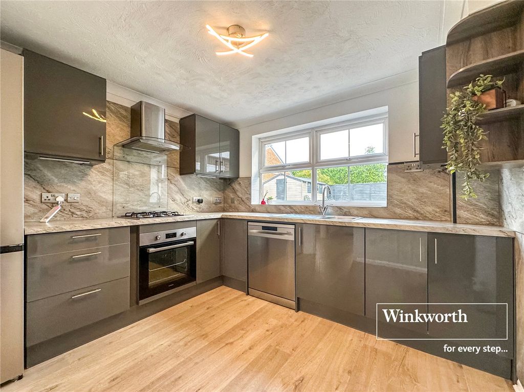 Property photo 2 of 14 Picture No. 19