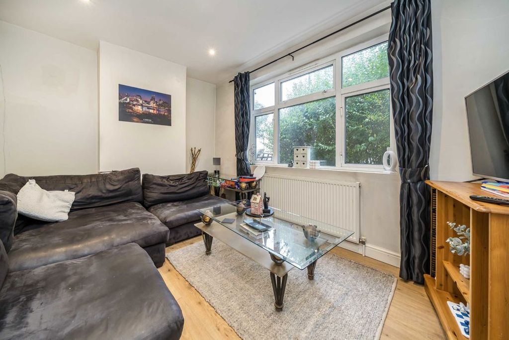 Property photo 2 of 7