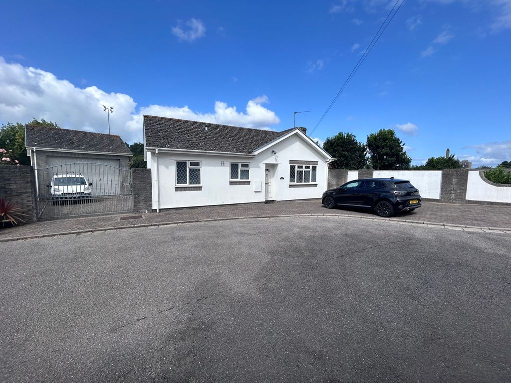 Property photo 1 of 19