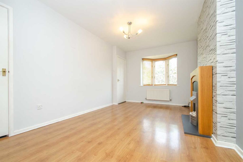 Property photo 3 of 16 Photo 9