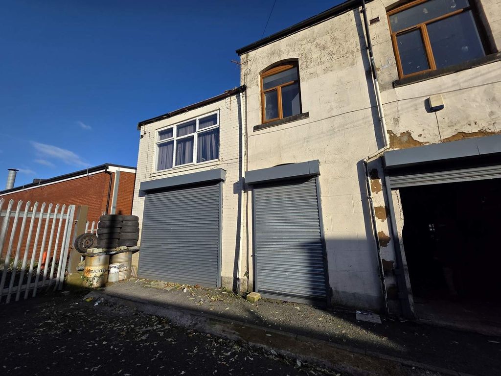 Property photo 2 of 8