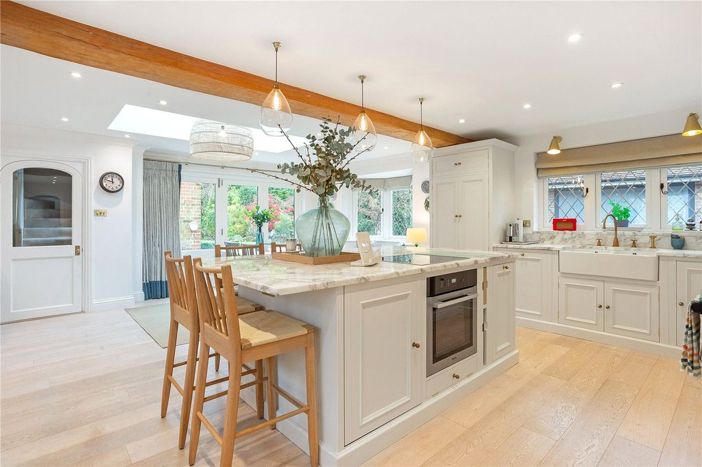 Property photo 3 of 19 Kitchen/Dining