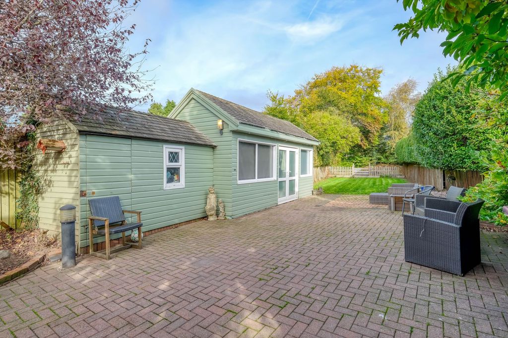 Property photo 2 of 12