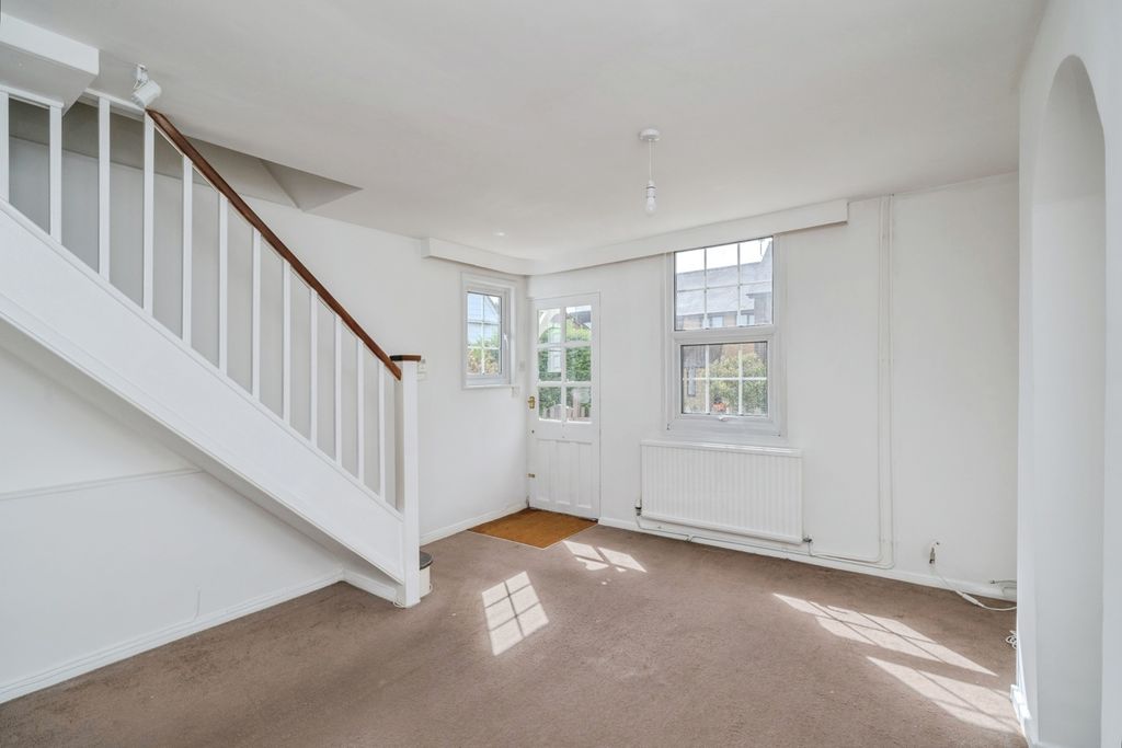 Property photo 3 of 17 Photo