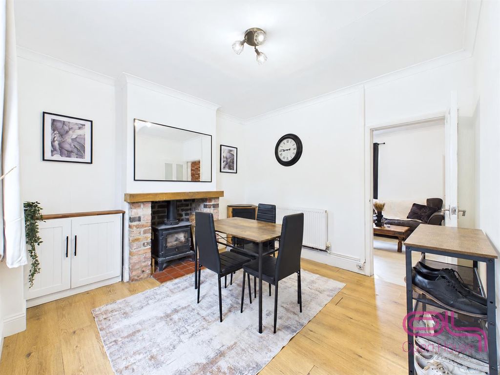 Property photo 3 of 27 Linton Heath, Linton, Swadlincote (1).Png